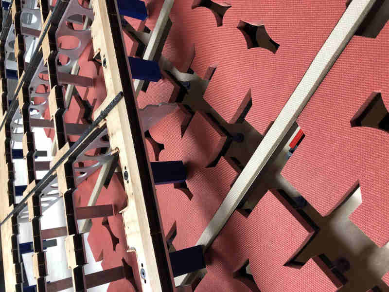 Upper and lower blanker 