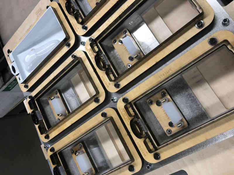 2 level cut with internal locator 