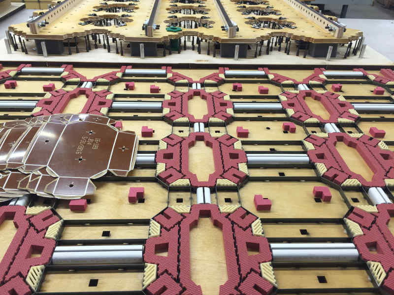 Die _with phenolic and Dynamic stripper 